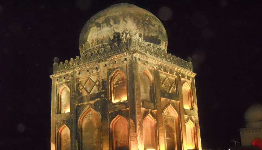 A Tomb in Barid Shahi Park