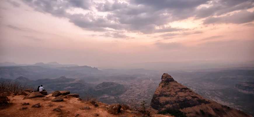 Tigers leap, Lonavala