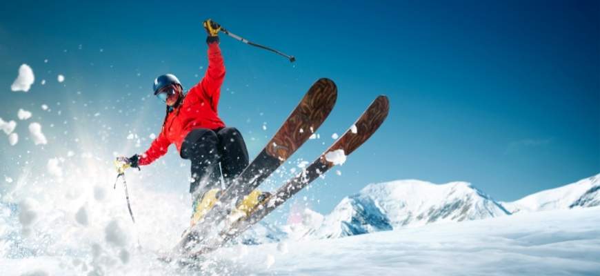 Skiing in Manali